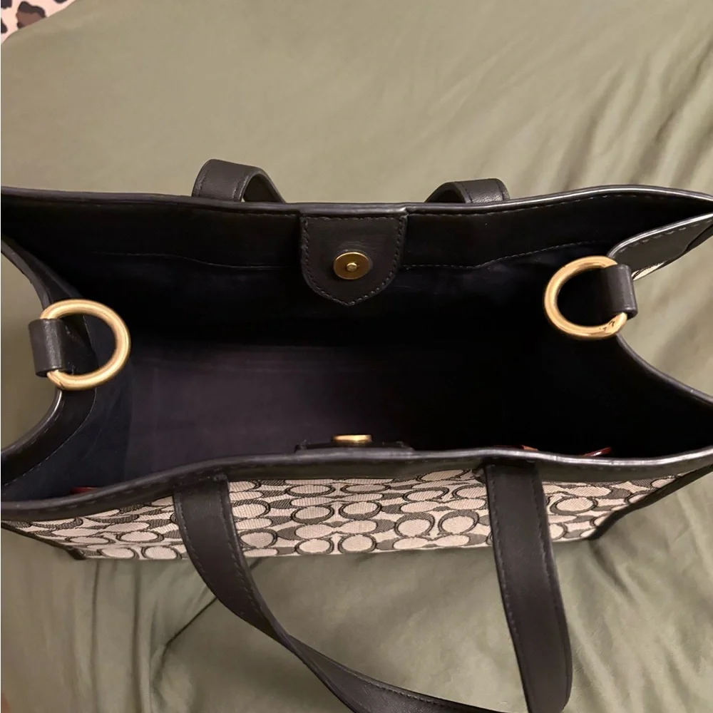 Coach Field Tote - Picture 7 of 13